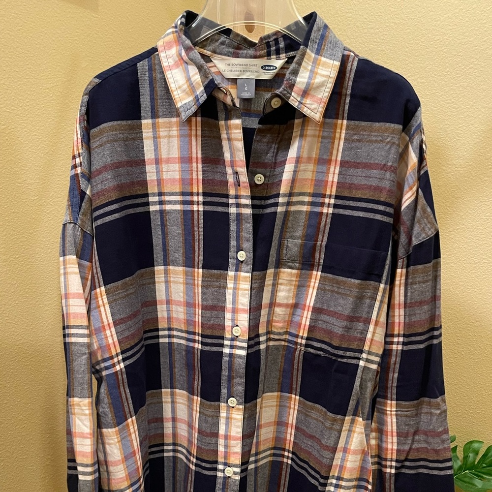 Old Navy size L navy flannel boyfriend shirt